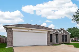 5102 Park Village Dr, Houston, TX 77048 - Photo 3