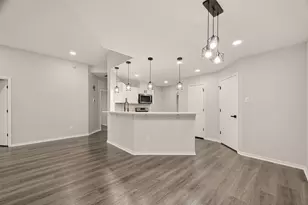 5102 Park Village Dr, Houston, TX 77048 - Photo 13