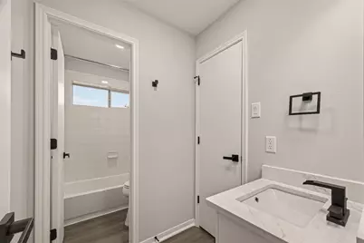 5102 Park Village Drive, Houston, TX 77048 - Photo 23
