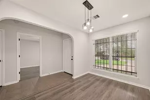 5102 Park Village Dr, Houston, TX 77048 - Photo 7