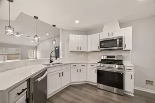 5102 Park Village Dr, Houston, TX 77048 - Photo 17