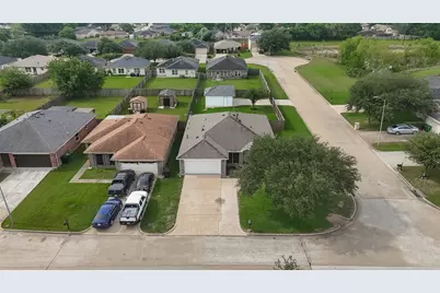 5102 Park Village Drive, Houston, TX 77048 - Photo 35