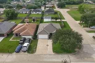 5102 Park Village Dr, Houston, TX 77048 - Photo 35