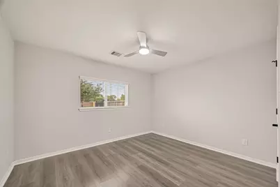 5102 Park Village Drive, Houston, TX 77048 - Photo 21