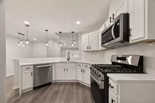 5102 Park Village Dr, Houston, TX 77048 - Photo 15