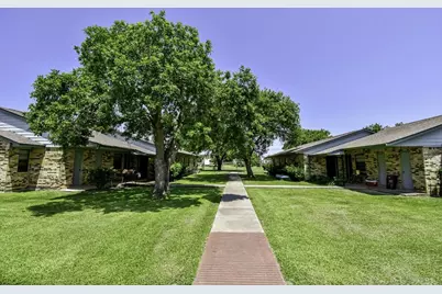 138 Sandpiper Circle, Palacios, TX 77465 - Photo 5