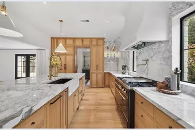 819 Silvergate Drive, Houston, TX 77079 - Photo 5
