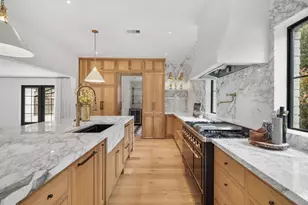 819 Silvergate Dr, Houston, TX 77079 - Photo 5