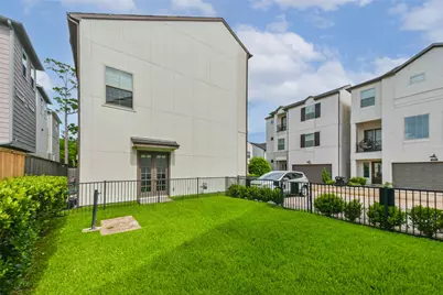 10914 Brookeshire Chase Lane, Houston, TX 77043 - Photo 3