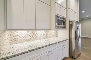 10914 Brookeshire Chase Ln, Houston, TX 77043 - Photo 13