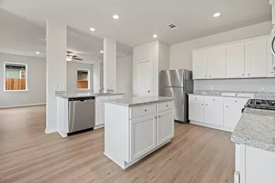 2526 Green Jasper Drive, Rosharon, TX 77583 - Photo 3