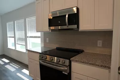 504 Oak Chase Avenue, Dayton, TX 77535 - Photo 5