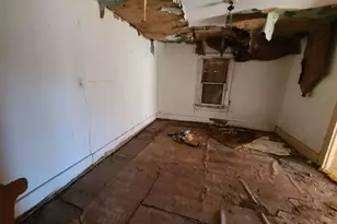 309 E Wharton Ave, Electra, TX 76360 - Photo 5