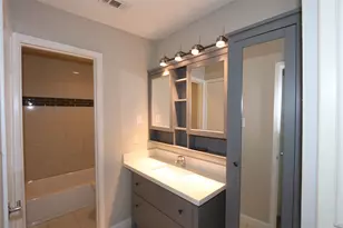 9556 Windswept Ln, Houston, TX 77063 - Photo 11