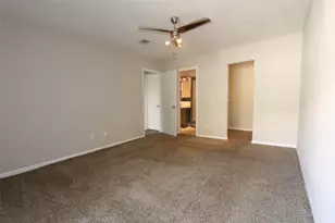 9556 Windswept Ln, Houston, TX 77063 - Photo 7