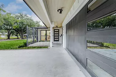 9219 Timberside Drive, Houston, TX 77025 - Photo 5