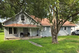 900 E Houston St, Highlands, TX 77562 - Photo 1