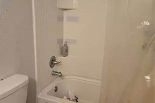 900 E Houston St, Highlands, TX 77562 - Photo 23