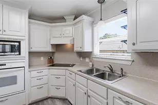 621 Hillcrest Circle, Huntsville, TX 77340 - Photo 13