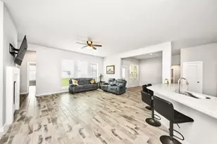 1577 Elm Ct, Angleton, TX 77515 - Photo 17