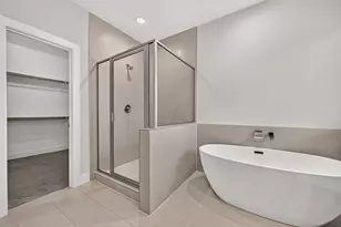 8802 Hollister Pine Ct, Houston, TX 77080 - Photo 43