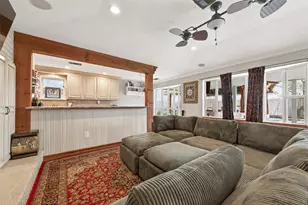 805 Camelot Ln, Friendswood, TX 77546 - Photo 7