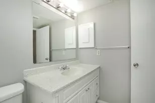 2100 Wilcrest Dr, Houston, TX 77042 - Photo 33