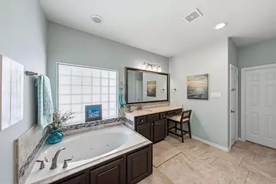 2813 Shadow Woods Court, Houston, TX 77043 - Photo 15