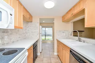 9536 Windswept Ln, Houston, TX 77063 - Photo 5