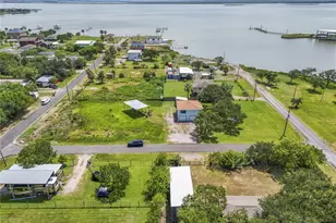 1617 Avenue J, Dickinson, TX 77539 - Photo 37