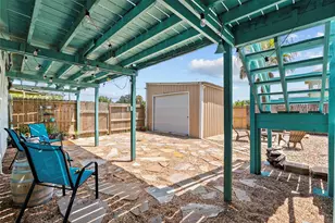 1617 Avenue J, Dickinson, TX 77539 - Photo 23