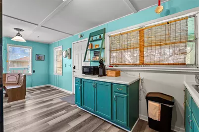 1617 Avenue J, Dickinson, TX 77539 - Photo 13