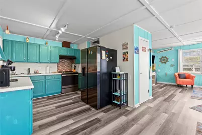 1617 Avenue J, Dickinson, TX 77539 - Photo 11