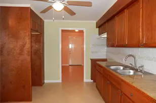 1305 Jennifer Ln, Houston, TX 77029 - Photo 3