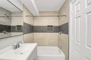 7919 Brays St, Houston, TX 77012 - Photo 13