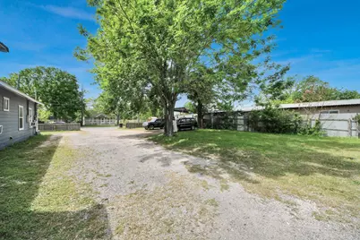 7919 Brays Street #D, Houston, TX 77012 - Photo 19