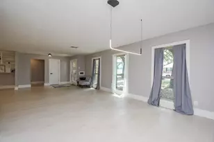 7618 Highmeadow Dr, Houston, TX 77063 - Photo 11