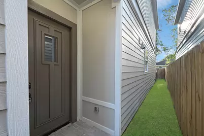 2116 Sam Wilson Street, Houston, TX 77020 - Photo 3