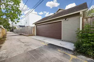 215 E 26th St, Houston, TX 77008 - Photo 31