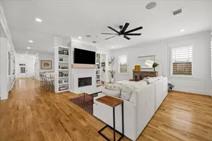 215 E 26th St, Houston, TX 77008 - Photo 7