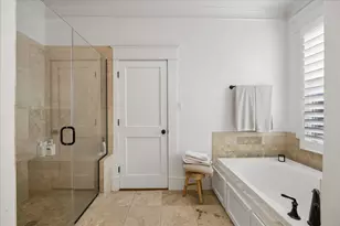 215 E 26th St, Houston, TX 77008 - Photo 19