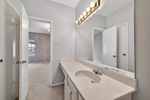 360 Wilcrest Dr, Houston, TX 77042 - Photo 41