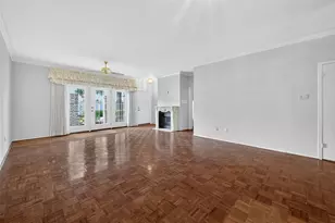 360 Wilcrest Dr, Houston, TX 77042 - Photo 7