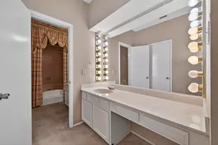 360 Wilcrest Dr, Houston, TX 77042 - Photo 33