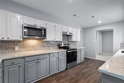 1421 16th Avenue N, Texas City, TX 77590 - Photo 9