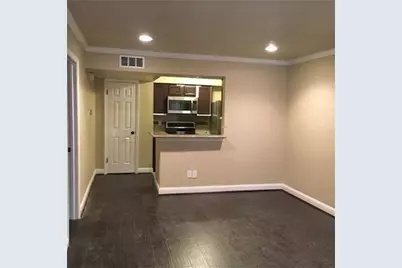 4643 Wild Indigo Street #385, Houston, TX 77027 - Photo 5