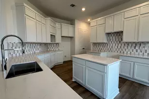 8227 Holly Blue Dr, Rosharon, TX 77583 - Photo 5