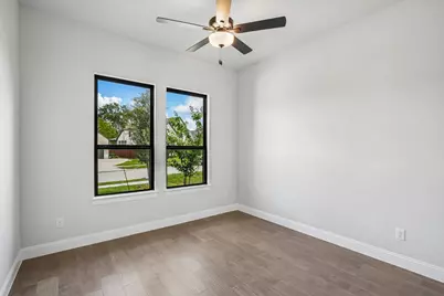 9802 Hunters Run Drive, Missouri City, TX 77459 - Photo 7