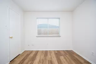 9231 Homeland Dr, Houston, TX 77083 - Photo 15