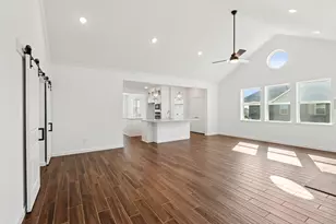 304 Boulden Ct, Sealy, TX 77474 - Photo 7